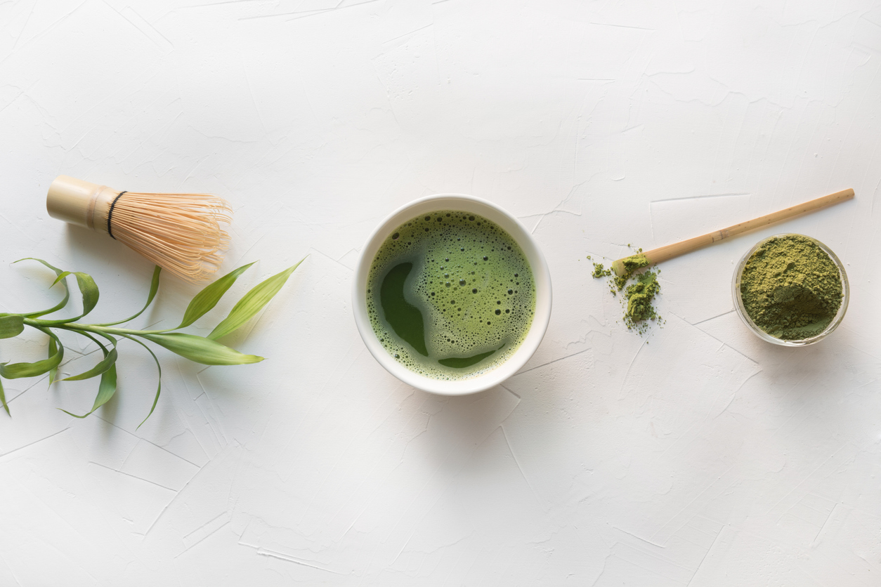 Bienfaits et différences entre le thé noir, vert, matcha, Rooibos